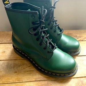 Dr Martens Army Green Vintage boots
